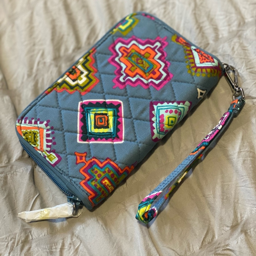 VEra Bradley Wristlet (NEW)